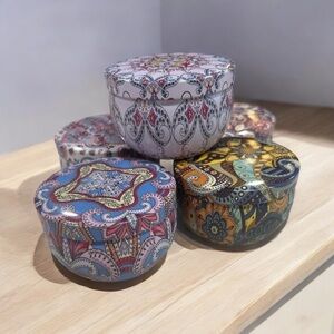 Lavender Soy Candle Tin with Amethyst Crystals